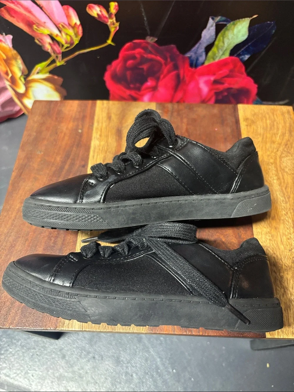 Kenneth Cole Reaction Kids Black Lace-Up Low-Top Sneakers